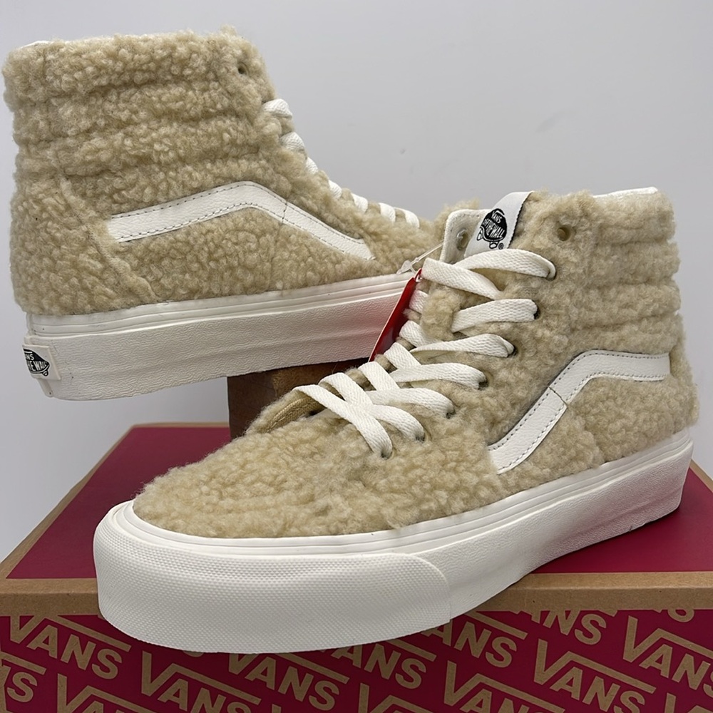Vans WMNS Sk8-Hi Tapered Sneakers Sk8-Hi Tapered
Cozy Hug Mojave Desert
Sherpa - Picture 9 of 16
